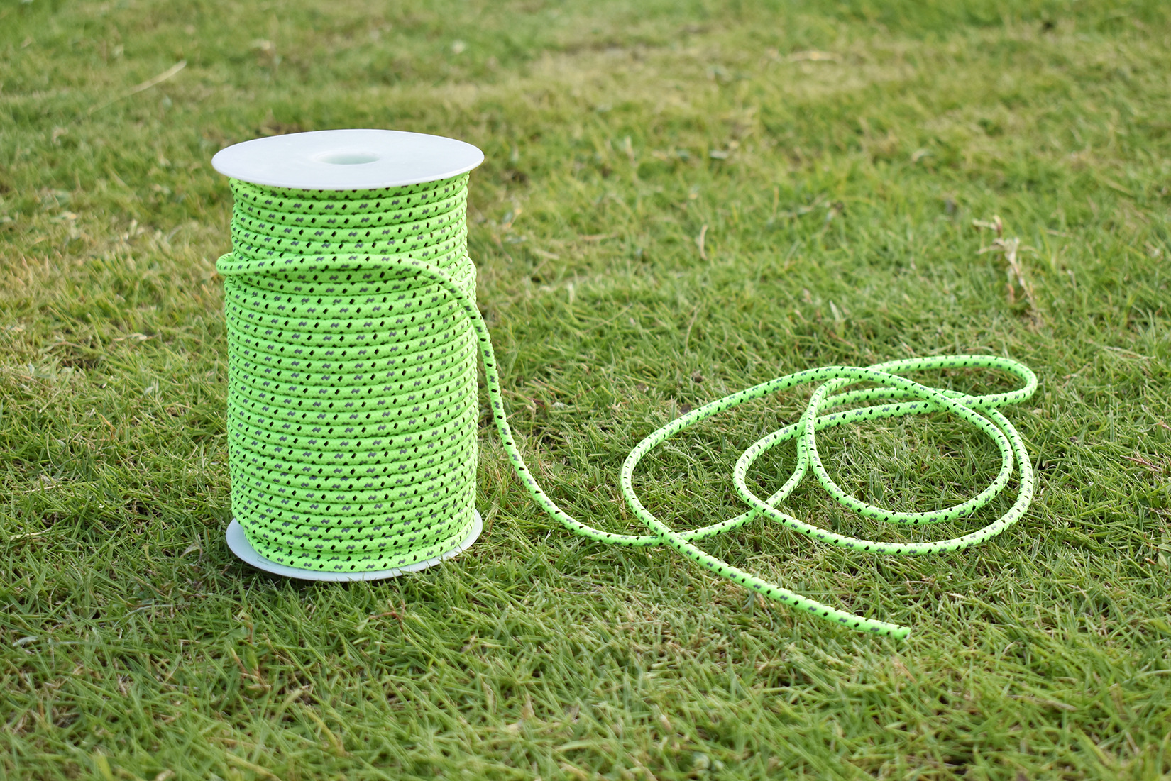 Cheap Goat Tents 10 Meters Luminous Paracord Outdoor Camping Clothesline Hiking Tent Rope Lanyard Emergency Survival Equipment Tent Accessories   